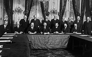 1923